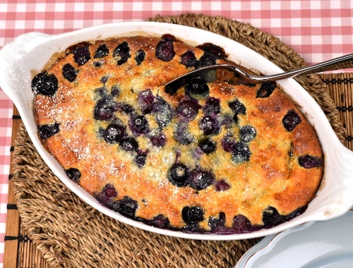 Clafoutis fransk kaka med bär Clafoutis fransk kaka med bär